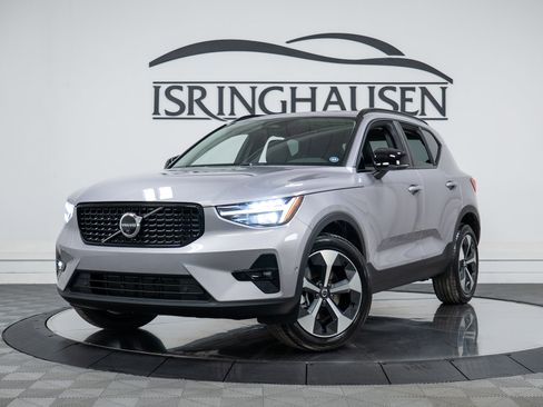 New 2026 Volvo XC40 B5 Plus w/ Protection Package Premier image 26