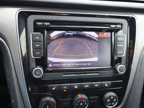 Used 2015 Volkswagen Passat TDI SE FWD image 25