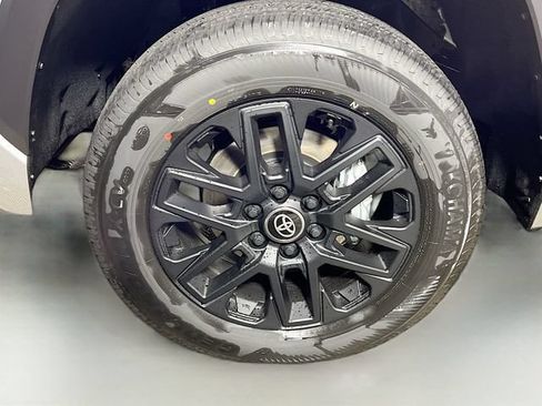 New 2026 Toyota Tundra Limited AWD/4WD image 10