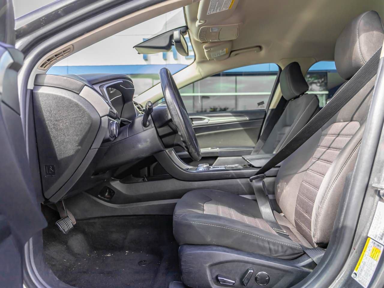 Used 2020 Ford Fusion SE FWD image 7