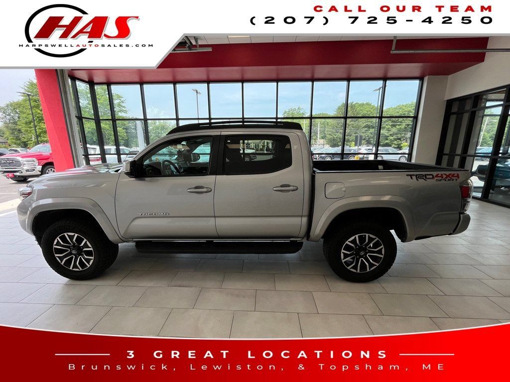 Used 2022 Toyota Tacoma TRD Sport w/ Technology Package AWD/4WD image 2
