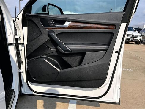 Used 2020 Audi Q5 Premium Plus w/ Premium Plus Package image 21