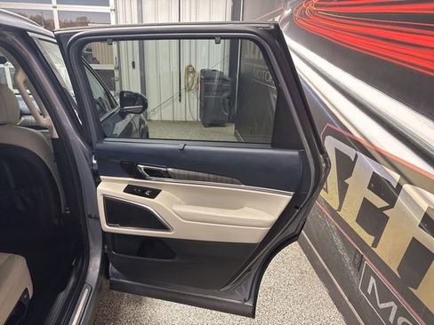 Used 2023 Kia Telluride SX Prestige AWD/4WD image 26