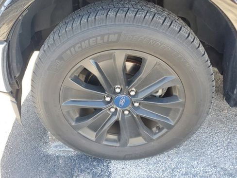 Used 2019 Ford F150 Lariat image 3