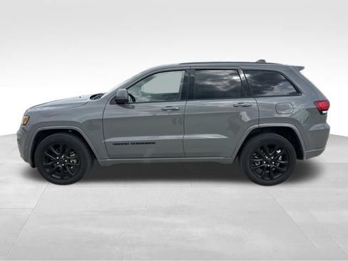 Used 2021 Jeep Grand Cherokee Laredo X AWD/4WD image 2