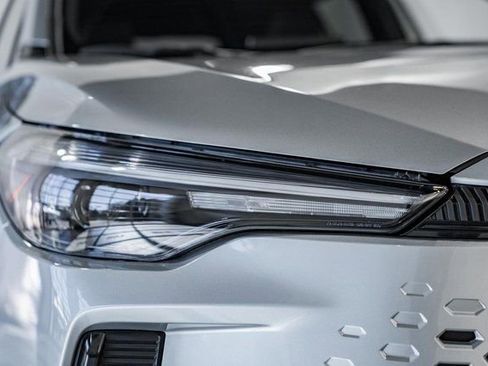 Used 2026 Toyota Corolla Cross XSE image 12