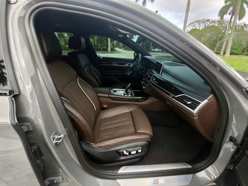 Used 2020 BMW 750i xDrive w/ Executive Package AWD/4WD image 37