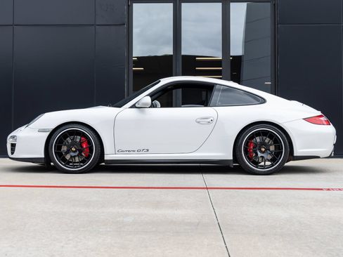 Used 2012 Porsche 911 Carrera GTS RWD image 2
