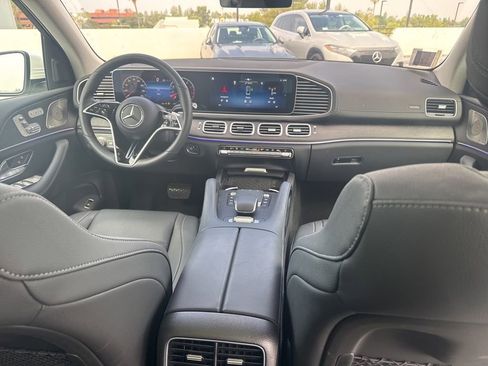 Used 2026 Mercedes-Benz GLS 450 4MATIC image 7