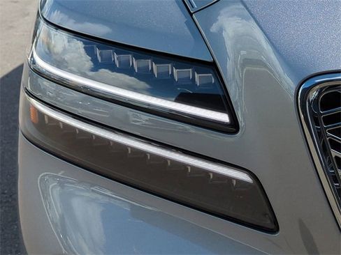 New 2025 Genesis GV80 3.5T Prestige image 9