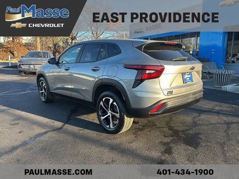 Certified 2024 Chevrolet Trax RS w/ Driver Confidence Package image 5