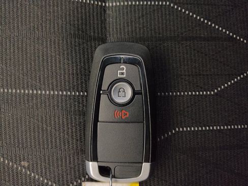 Used 2018 Ford EcoSport SE w/ SE Convenience Package image 32