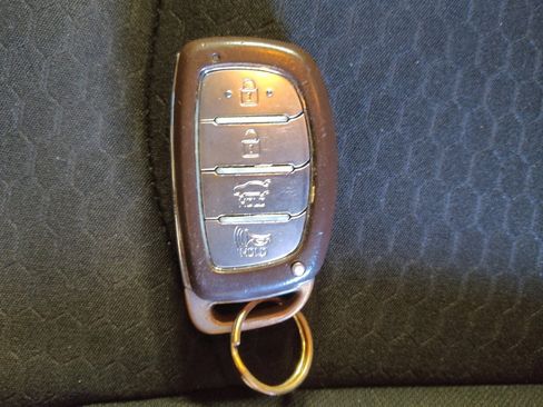 Used 2020 Hyundai Elantra Value Edition w/ Cargo Package (C1) FWD image 32