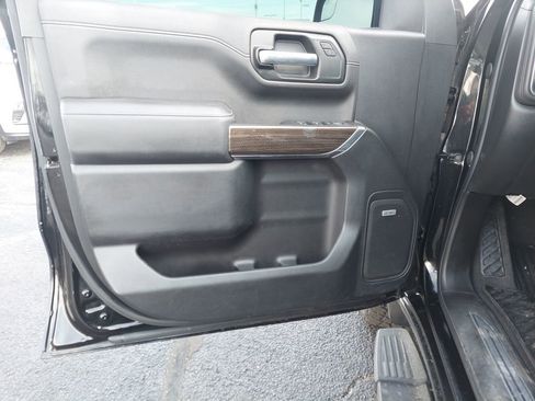 Used 2020 Chevrolet Silverado 1500 LT Trail Boss w/ Midnight Edition image 12