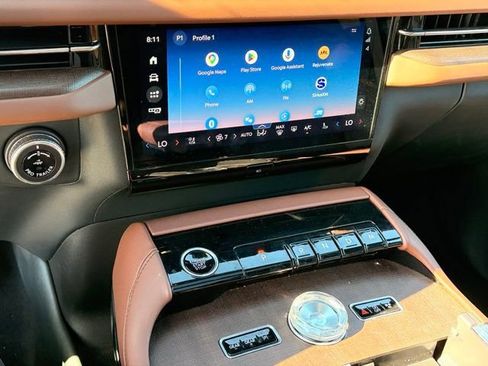 Used 2025 Lincoln Navigator L Reserve AWD/4WD image 22