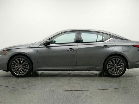 Used 2025 Nissan Altima 2.5 SV FWD image 5