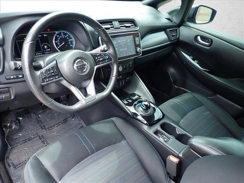 Used 2020 Nissan Leaf SV w/ SV Technology Package FWD image 10