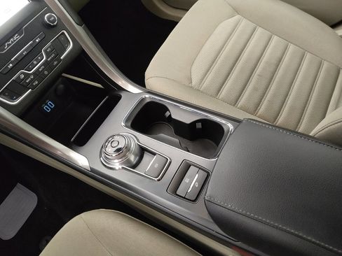 Used 2019 Ford Fusion SE image 26