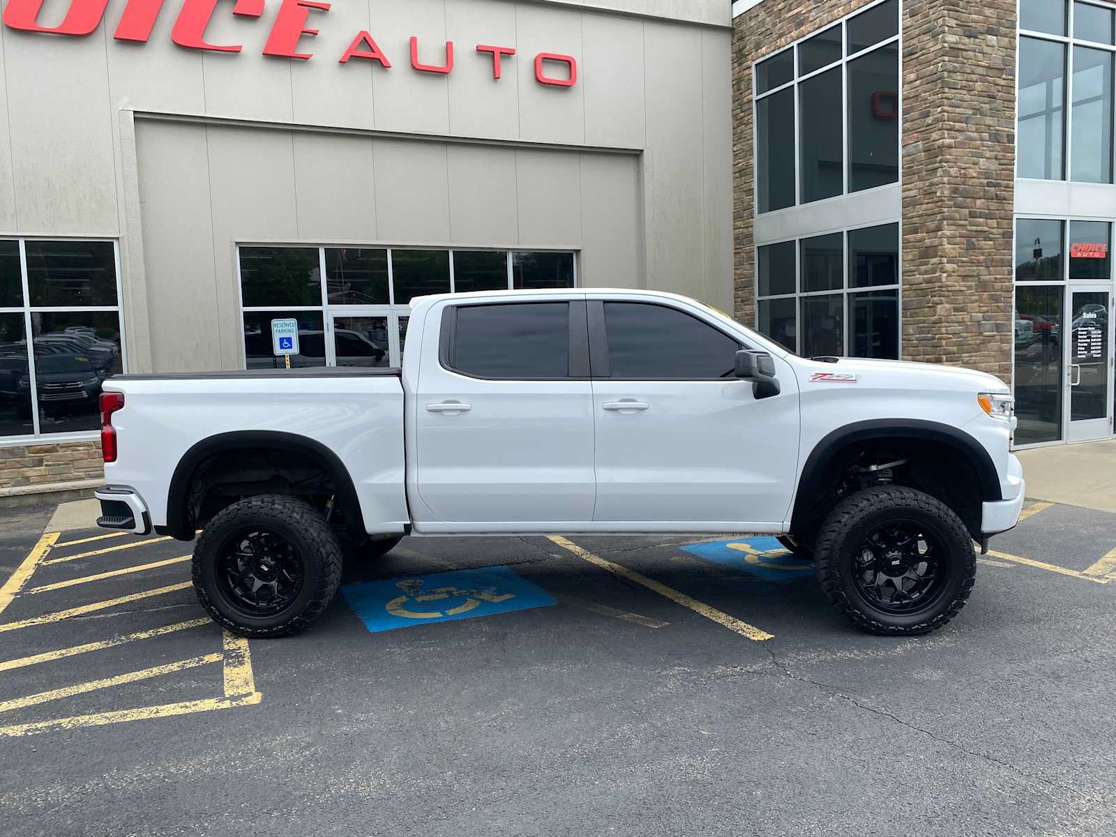 Used 2023 Chevrolet Silverado 1500 RST AWD/4WD image 16