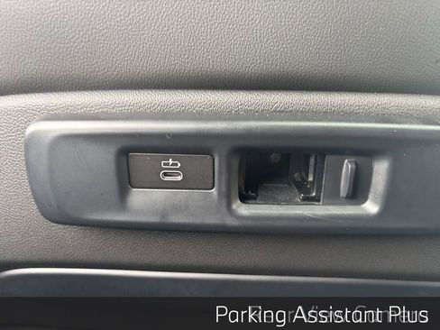 Used 2022 BMW X7 xDrive40i w/ M Sport Package image 24