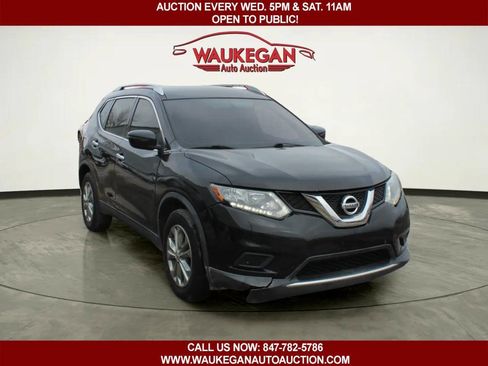 Used 2016 Nissan Rogue SV image 3
