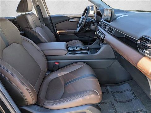 Used 2025 Honda Pilot Elite image 22