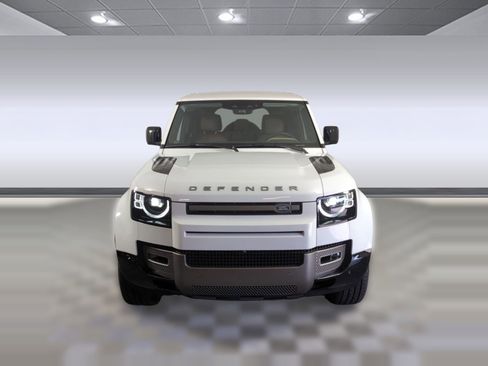 New 2025 Land Rover Defender 110 X-Dynamic SE image 6