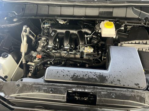 Used 2025 Nissan Pathfinder SV AWD/4WD image 33