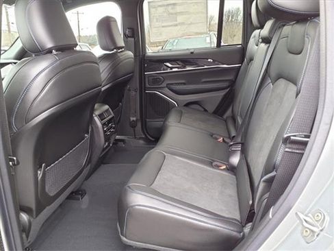 New 2022 Jeep Grand Cherokee Trailhawk w/ Advanced Protech Group II image 17