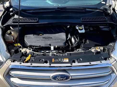 Used 2018 Ford Escape SE FWD image 11