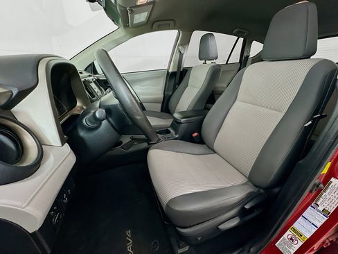 Used 2013 Toyota RAV4 LE image 13