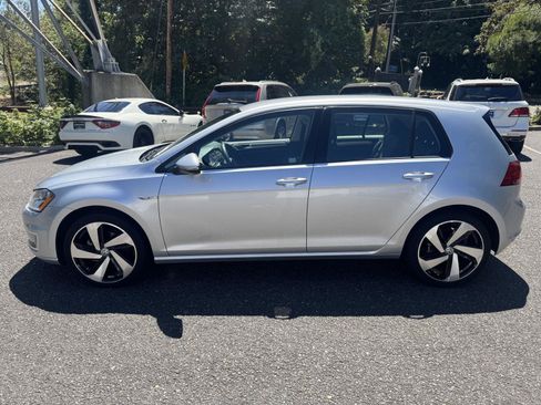 Used 2016 Volkswagen e-Golf SE FWD image 6