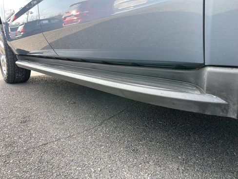 Used 2015 Chevrolet Suburban LT image 11