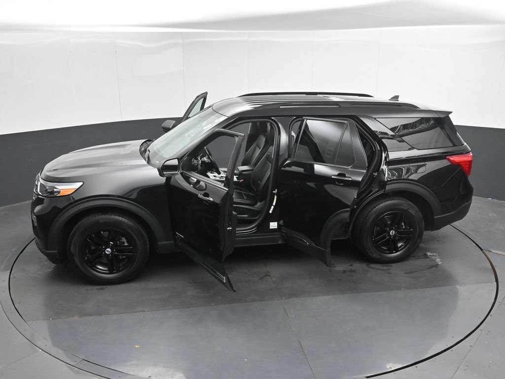 Used 2023 Ford Explorer XLT w/ Equipment Group 202A AWD/4WD image 53