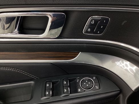 Used 2018 Ford Explorer Limited FWD image 39