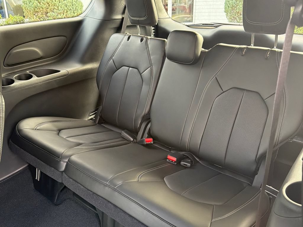 New 2026 Chrysler Pacifica Select w/ S Appearance Package FWD image 12