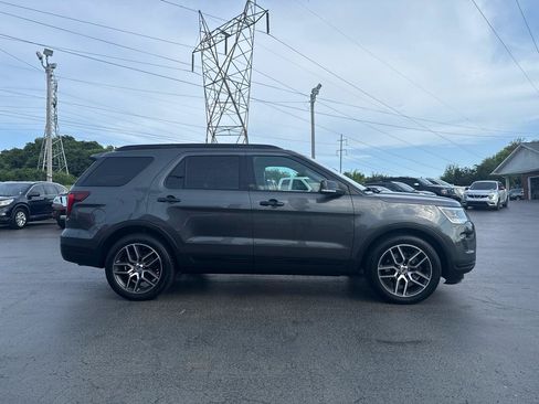 Used 2018 Ford Explorer Sport w/ Equipment Group 401A AWD/4WD image 3