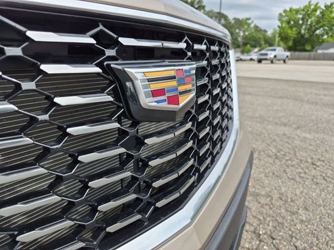 Certified 2023 Cadillac XT4 Luxury w/ Cold Weather Package FWD image 32
