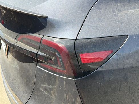 Used 2023 Tesla Model Y Performance AWD/4WD image 16