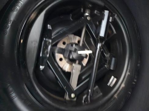 Used 2005 Cadillac STS w/ Preferred Equipment Group image 30