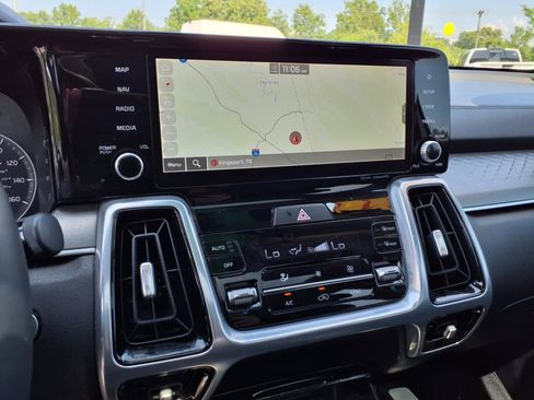 Used 2022 Kia Sorento SX image 11