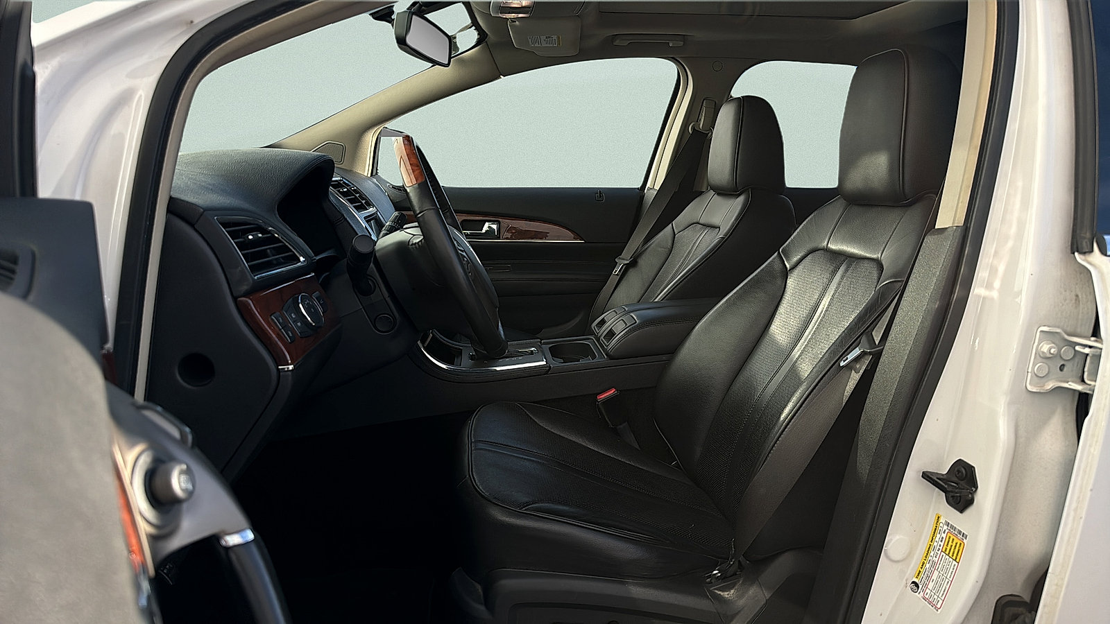 Used 2011 Lincoln MKX AWD w/ 102A Rapid Spec Order Code image 25