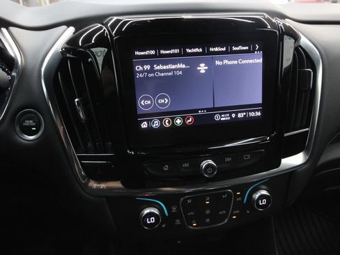 Used 2023 Chevrolet Traverse LT FWD image 19
