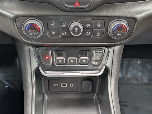 Used 2019 GMC Terrain SLE w/ Driver Convenience Package AWD/4WD image 24