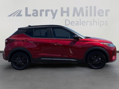 Used 2023 Nissan Kicks SR w/ SR Premium Package FWD image 6