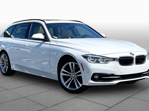 Used 2019 BMW 330i xDrive Wagon w/ Premium Package image 3