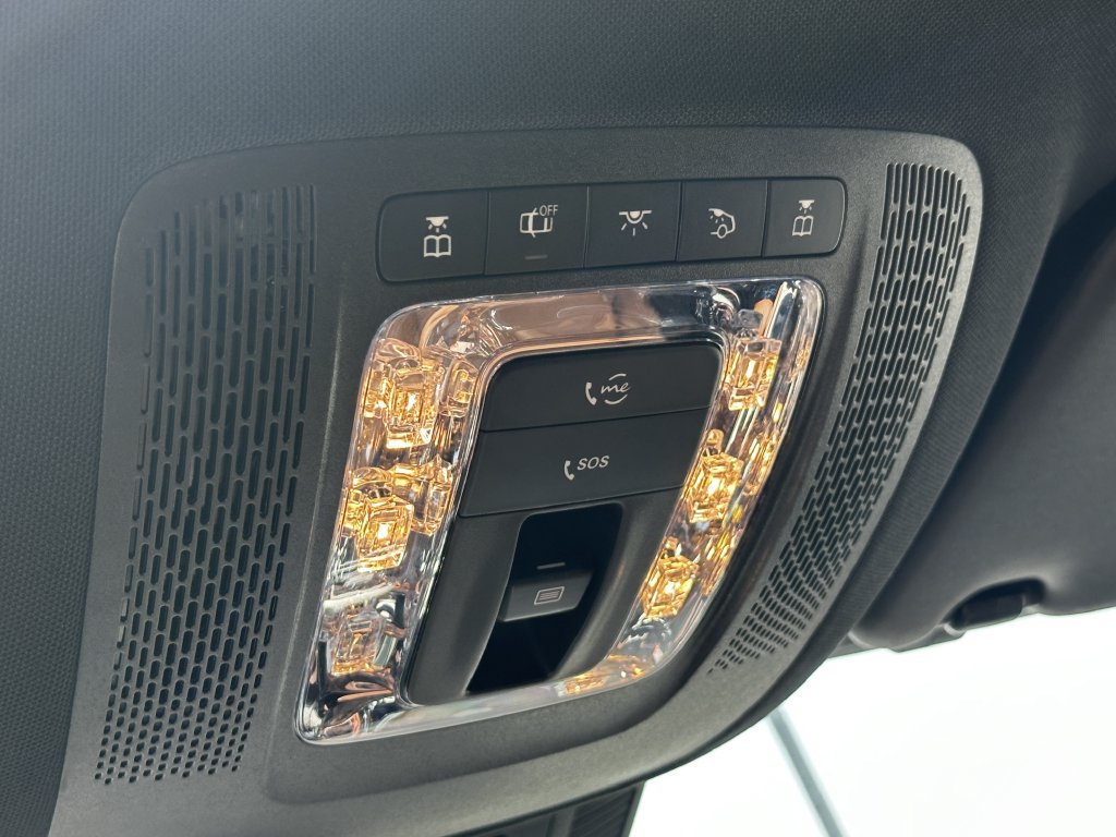 Used 2025 Mercedes-Benz GLS 450 4MATIC w/ AMG Line Exterior image 33