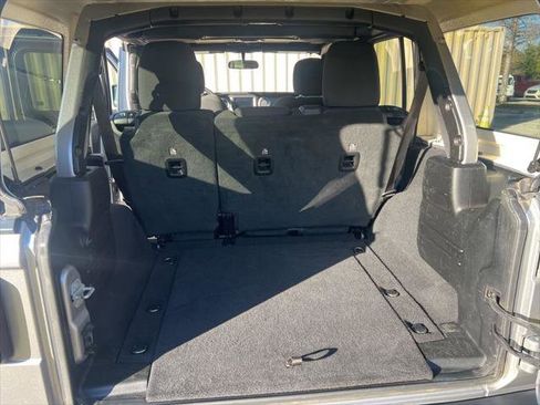 Certified 2020 Jeep Wrangler Unlimited Sahara image 31
