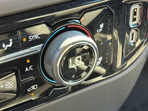 Used 2023 Chevrolet Silverado 1500 LT image 25