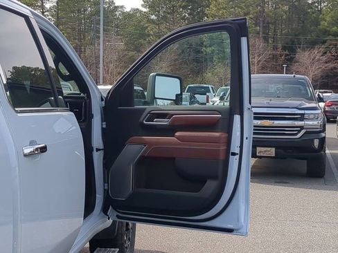 New 2026 GMC Sierra 2500 Denali Ultimate image 43